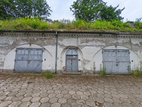 Budowa kładki odsunięta w czasie. W pierwszej kolejności wykonawca zajmie się kazamatami