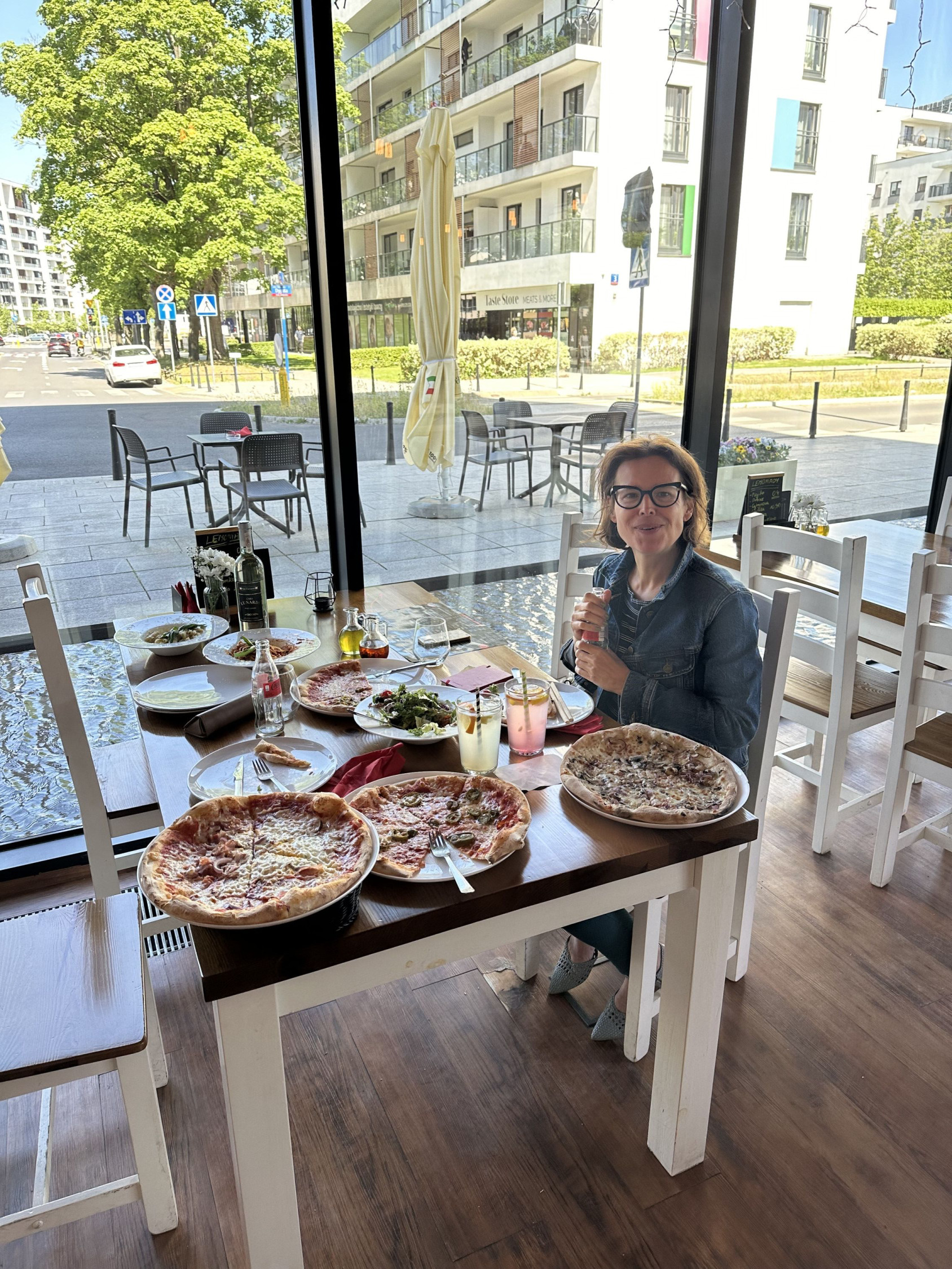 Agata Passent w pizzeri Sân Giovanni